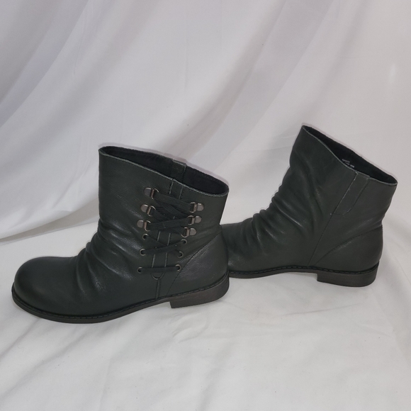 NIB Nine West Made Black Leather Pull On Ankle Boots with Lace Detail Size 8 M - Picture 5 of 11